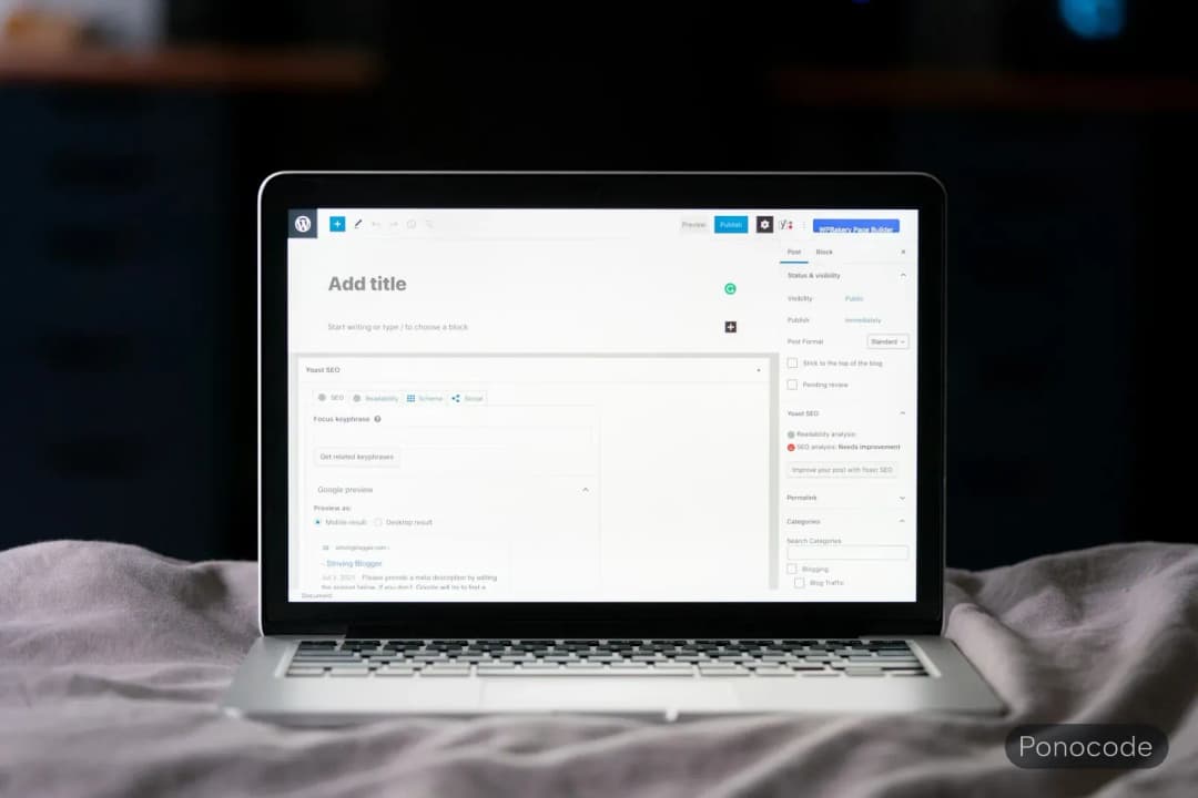 پنل مدیریت محتوا در لپ‌تاپ هنگام مهاجرت از وردپرس