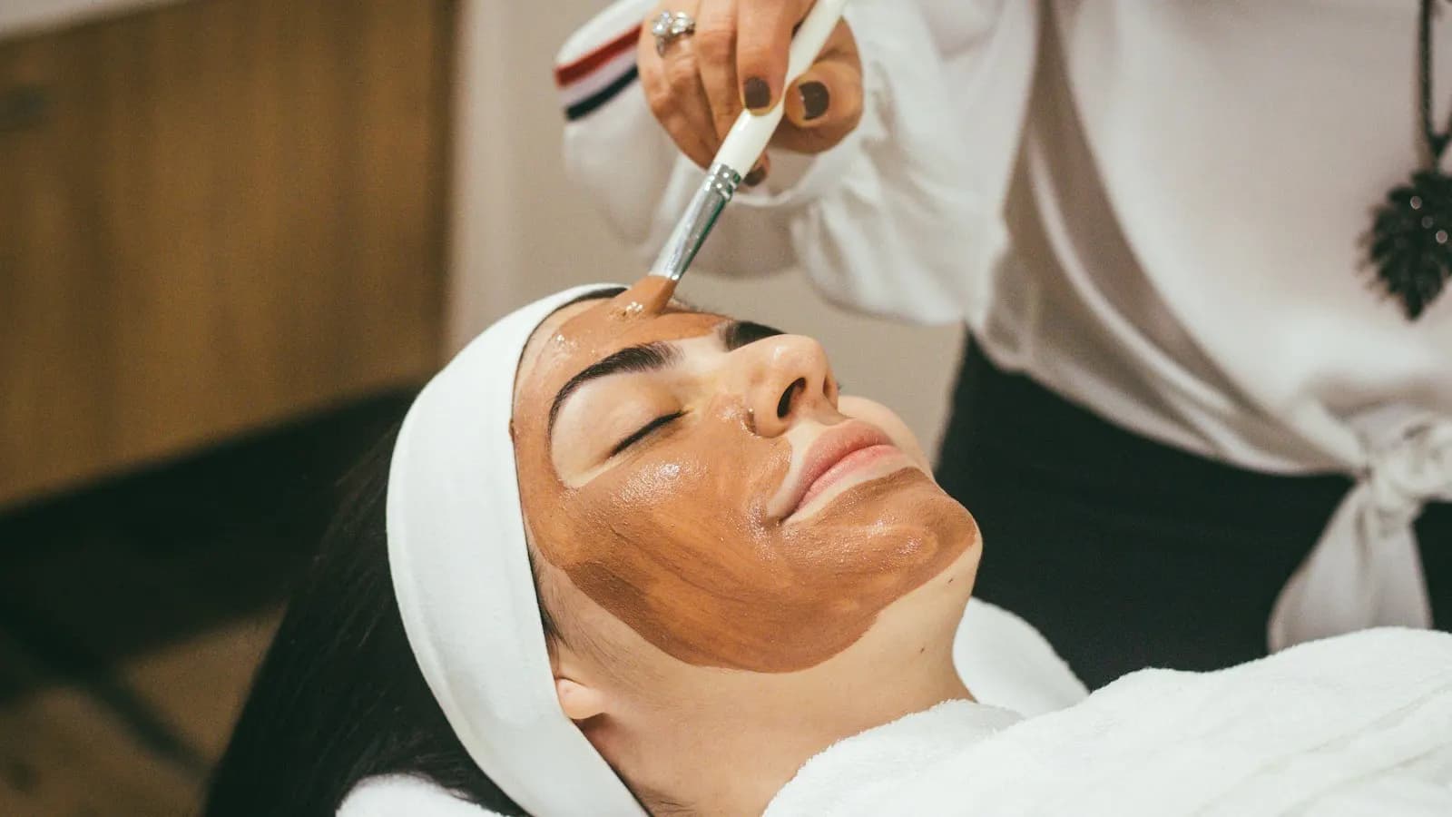 طراحی سایت کلینیک زیبایی؛ صفحه خدمت، مشاوره و عکس قبل و بعد