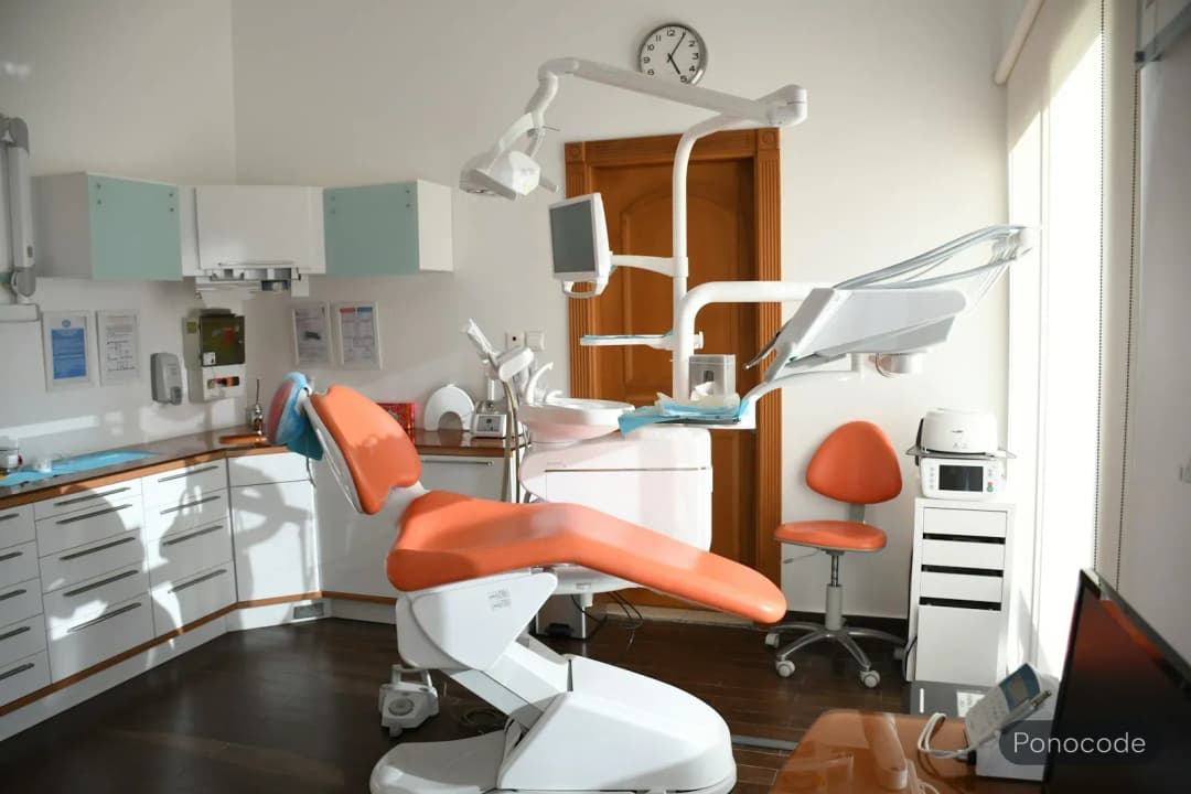 تجهیزات کلینیک دندانپزشکی و اهمیت طراحی سایت پزشکی برای دندانپزشکان