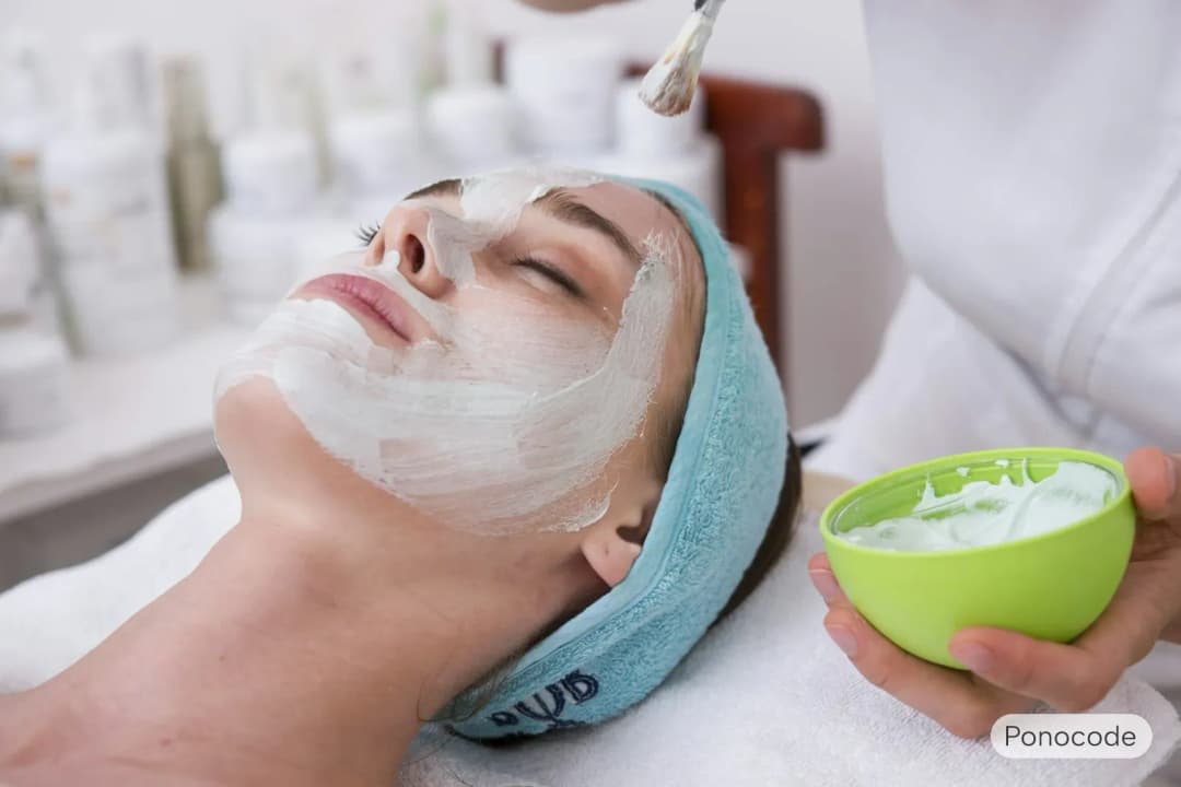 مراقبت پوستی در کلینیک و ثبت پرونده در نرم افزار کلینیک زیبایی